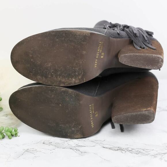 Very Volatile Los Angeles Gray Suede Leather Fringe Ankle Boots Size 8.5 Womens - Picture 6 of 8